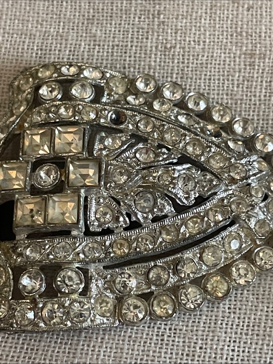 Weiss Unmarked Vintage Fur Clip .silver Tone.rhinestone  Rhinestone Fur Clips in Silver Tone